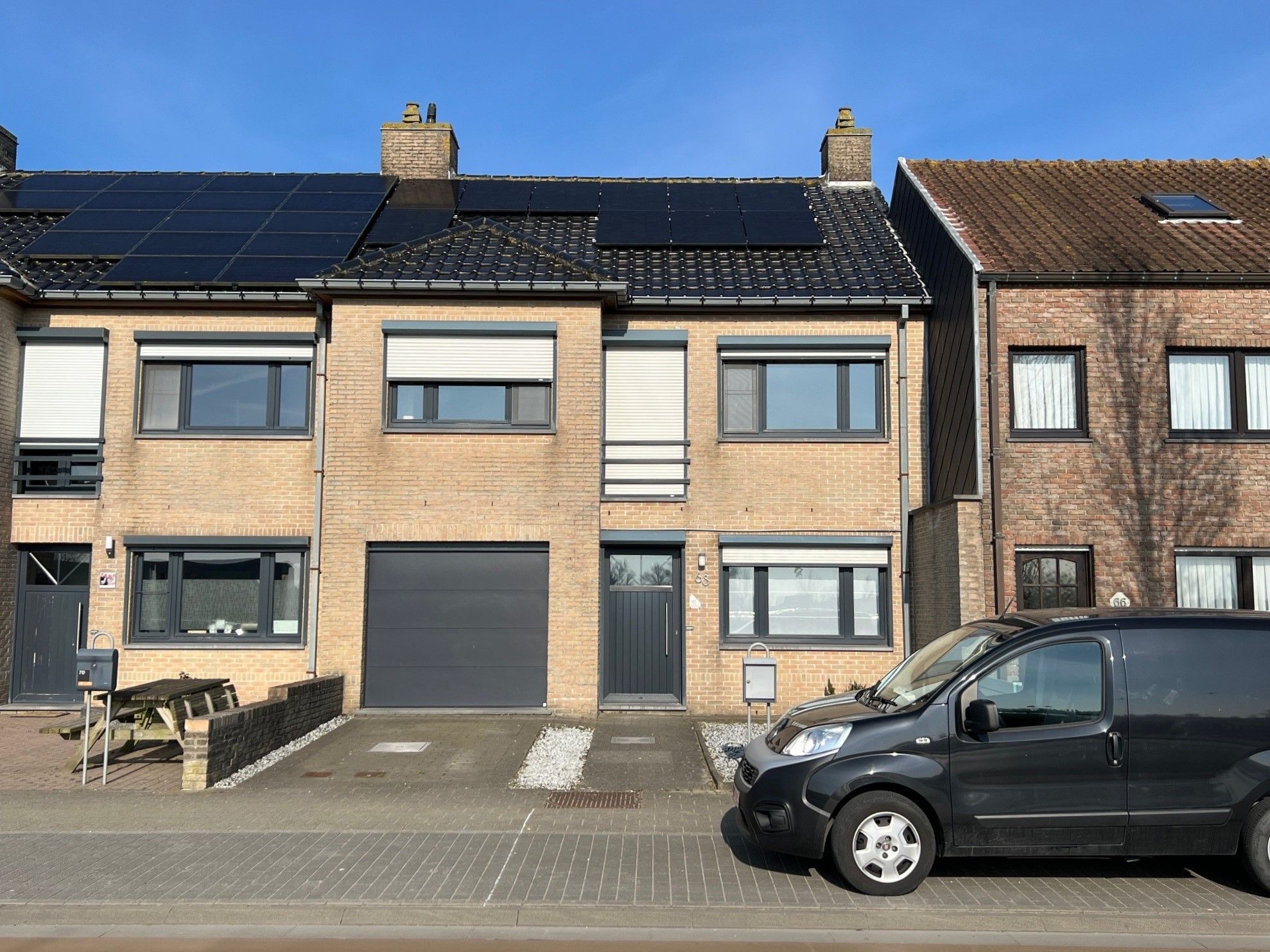 Instapklare en energiezuinige woning met 3 slaapkamers en garage foto {{pictureIndex}}