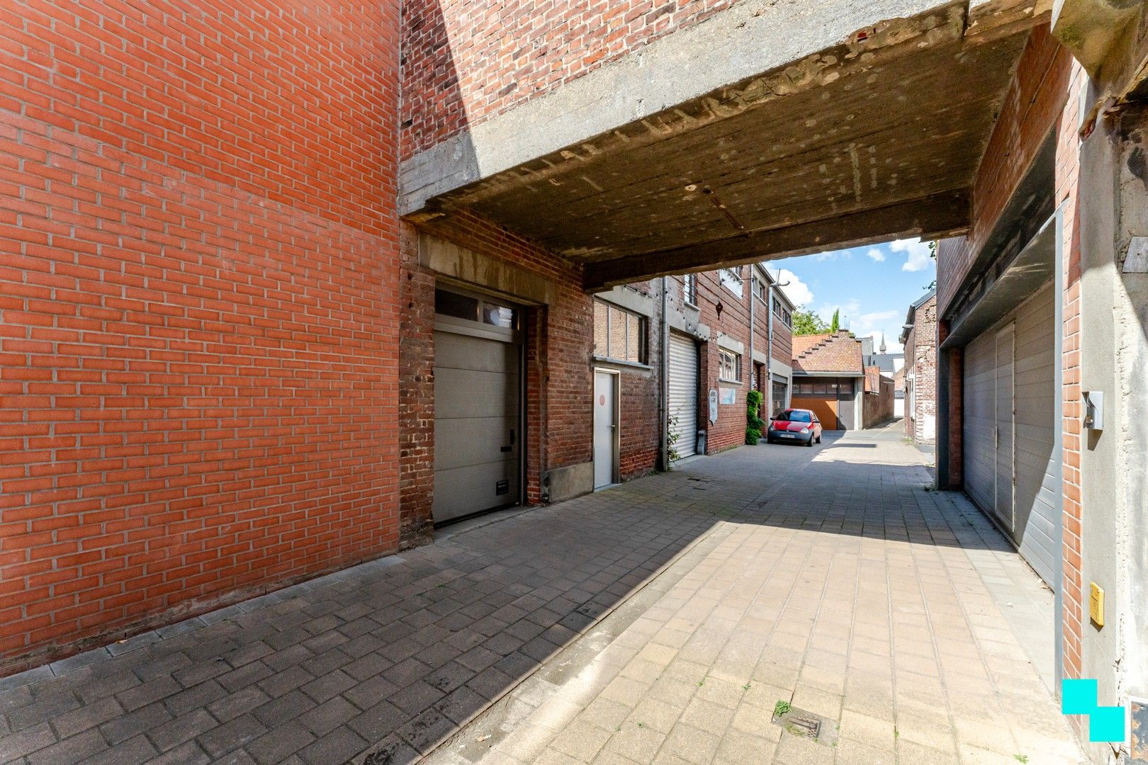Handelspand met uitweg - centrum Roeselare foto 21