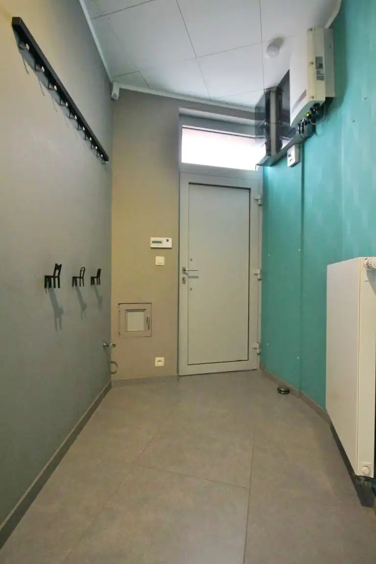 Zeer ruime woning net buiten het stadscentrum! foto 7