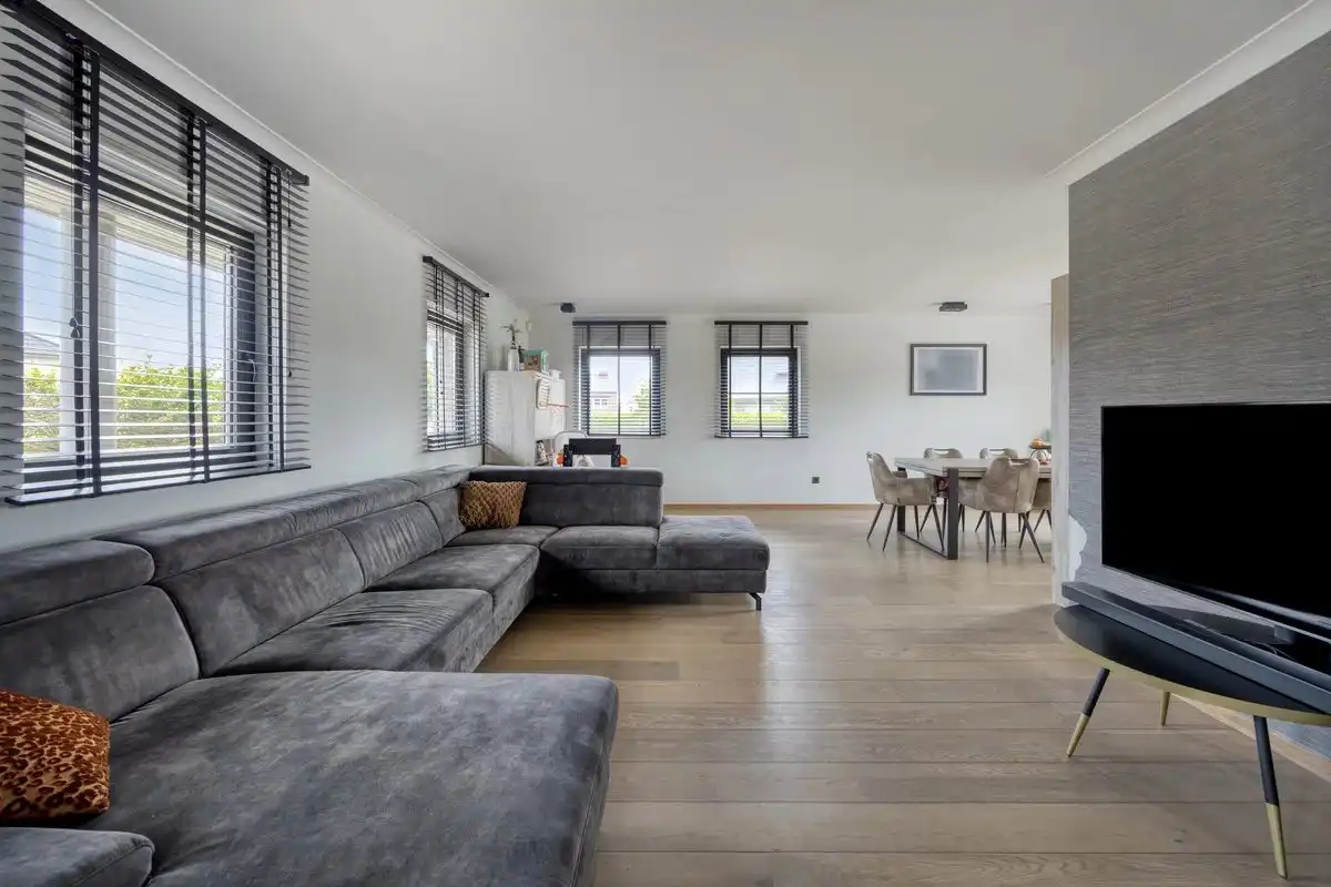 RUIME WONING OP GUNSTIGE LOCATIE EN GELEGEN OP EEN PERCEEL VAN 17A44CA foto 7