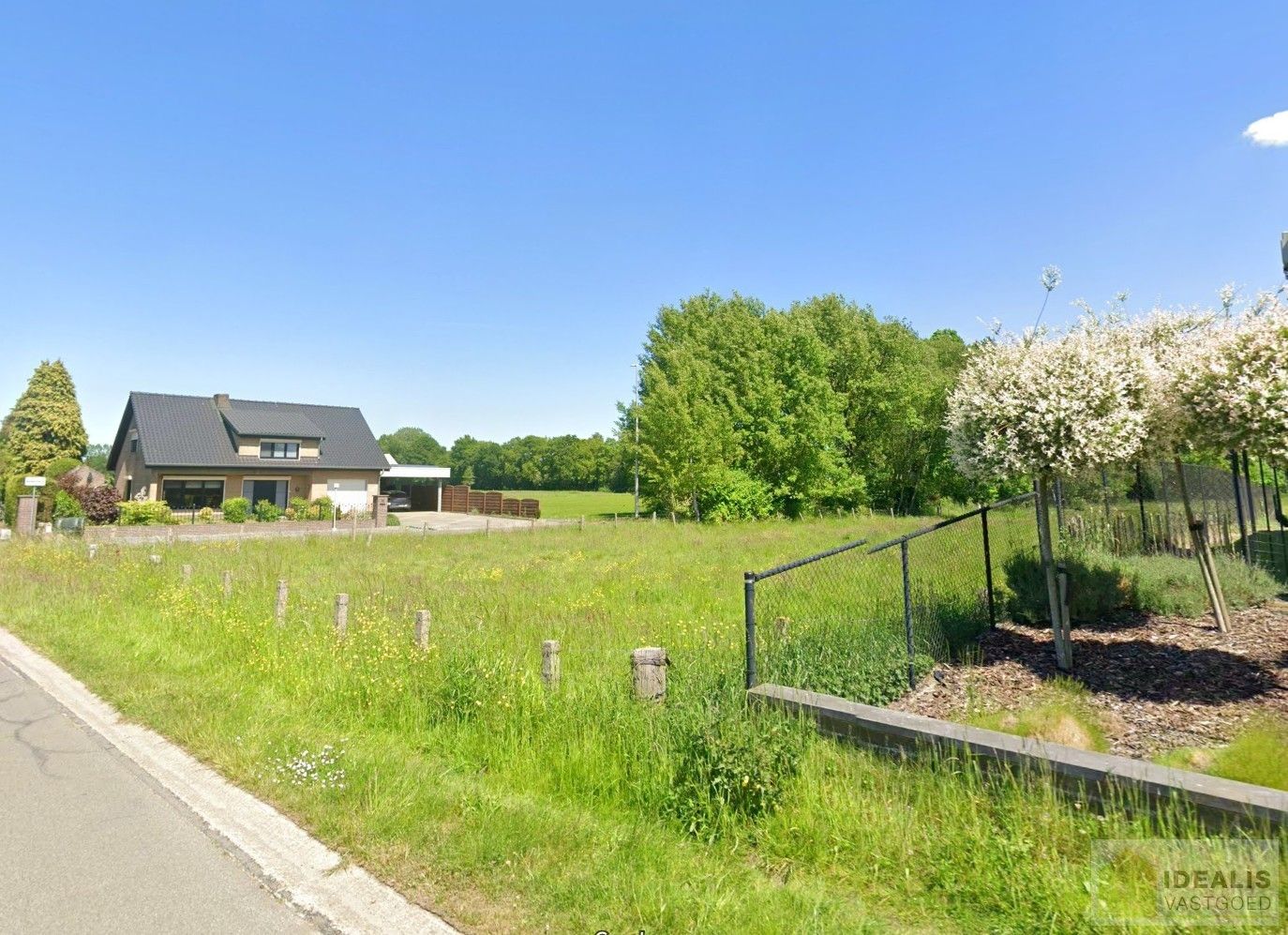 PRACHTIGE KAVEL MET GROEN VERGEZICHT (9A 35CA) OP HEERLIJK RUSTIGE LOCATIE. foto 2