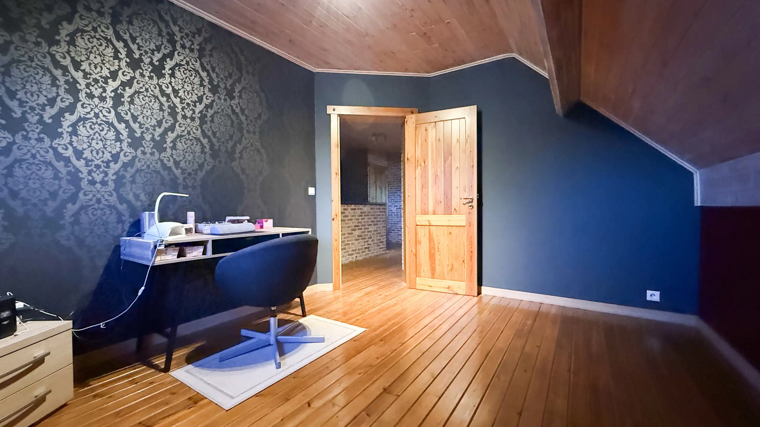 Instapklare gezinswoning met 5slpks, dubbele garage en tuin! foto 32