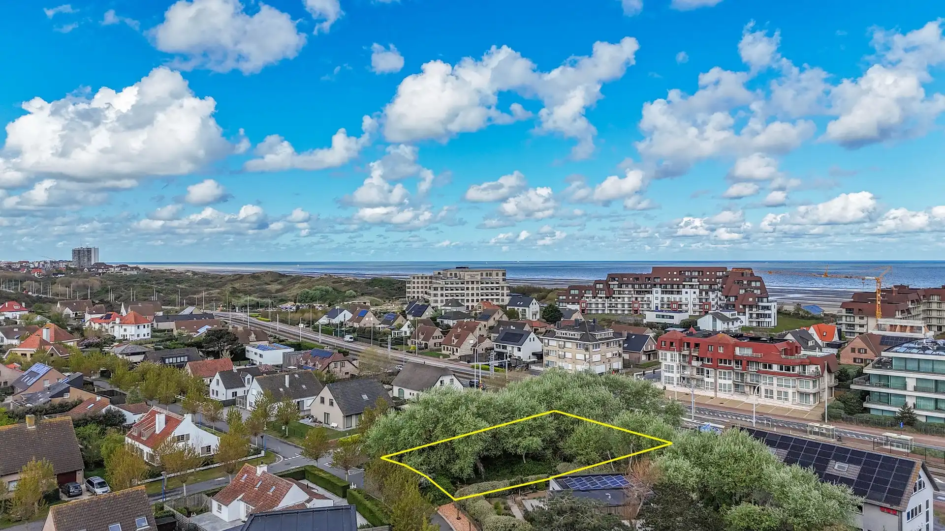 Uitzonderlijke bouwgrond (1.304m²) op een steenworp van zee (Groendijk). foto 3