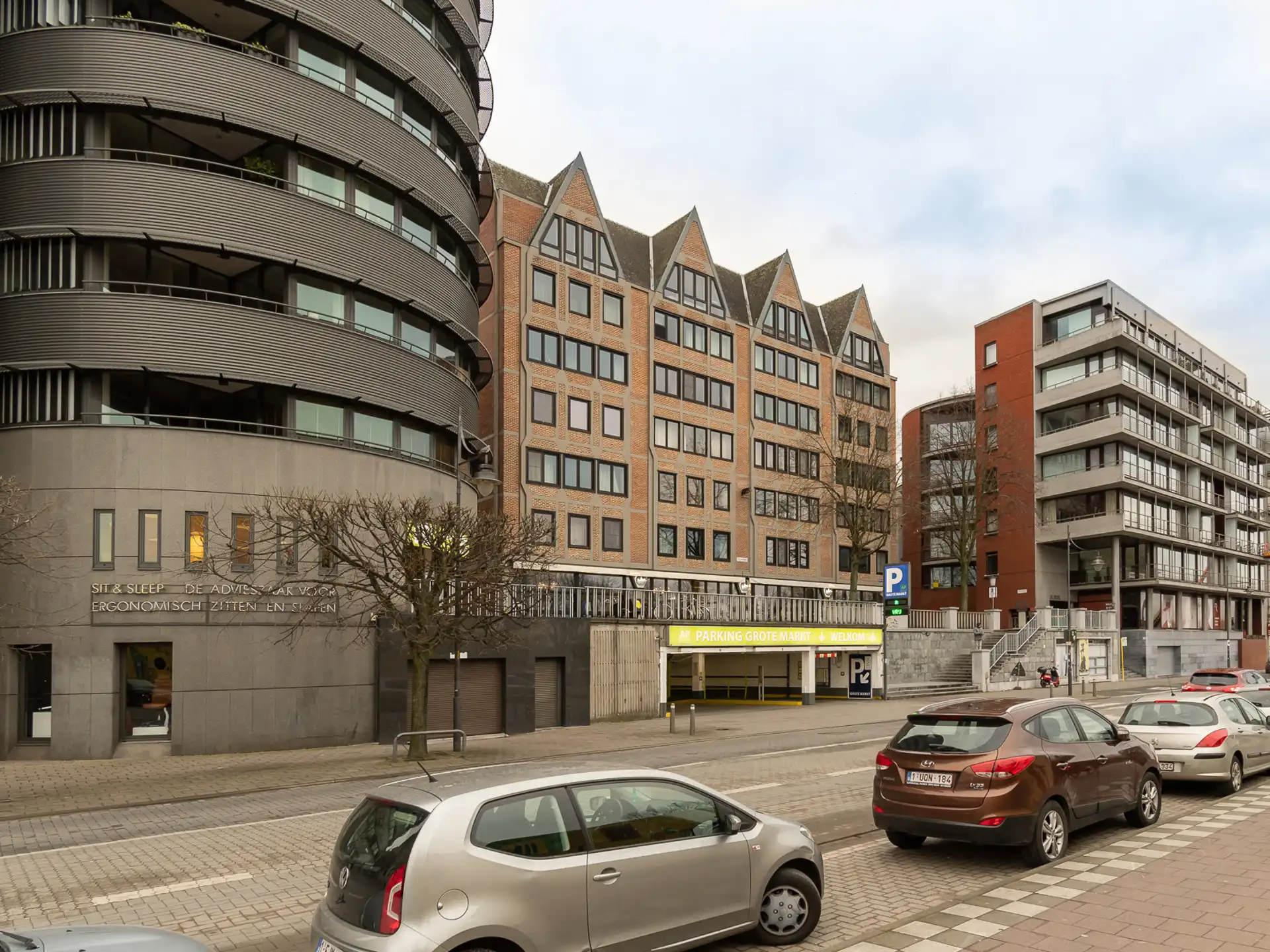 Gemeubelde studio op toplocatie in hartje stad! foto {{pictureIndex}}