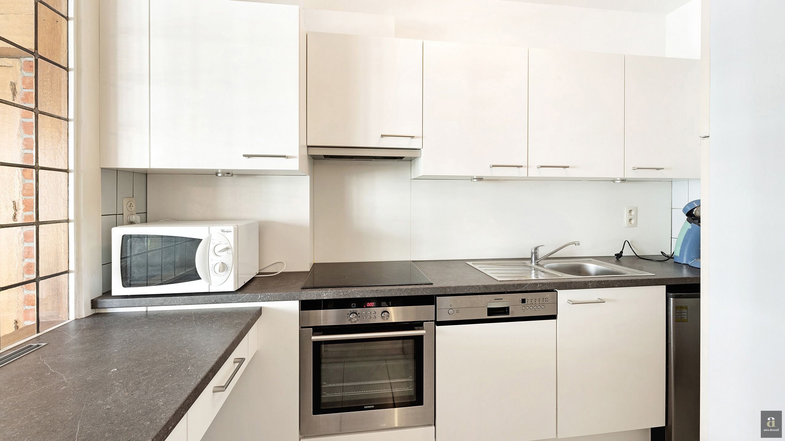 Breed appartement met 2 grote kamers (85 m²) met open zicht foto 10