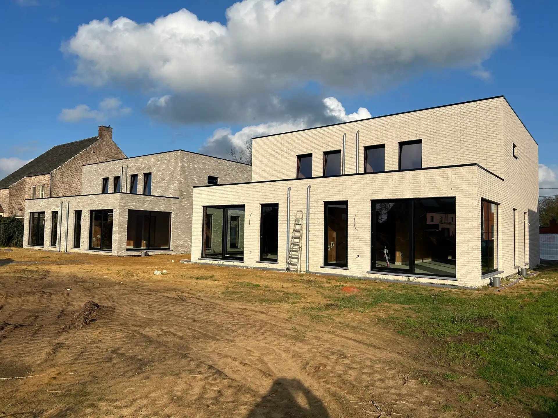 Toffe energiezuinige nieuwbouwwoning met drie slpks  foto 3