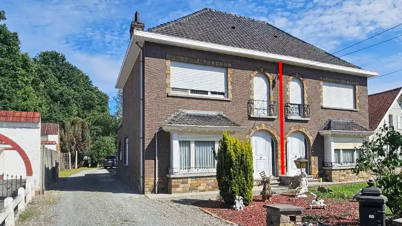 Hoofdfoto van de publicatie: Woning van 197m² in half-open bebouwing op 8 are met tuin