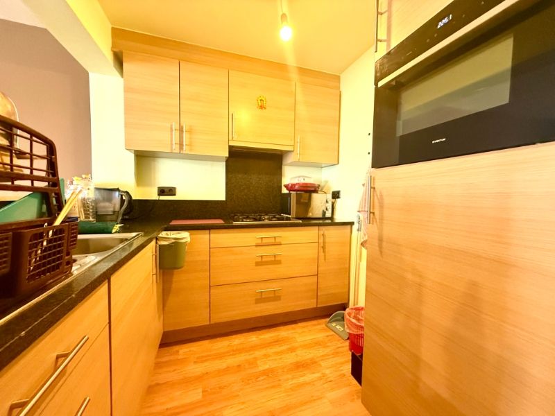 Centraal gelegen appartement met 2 slaapkamers foto 6