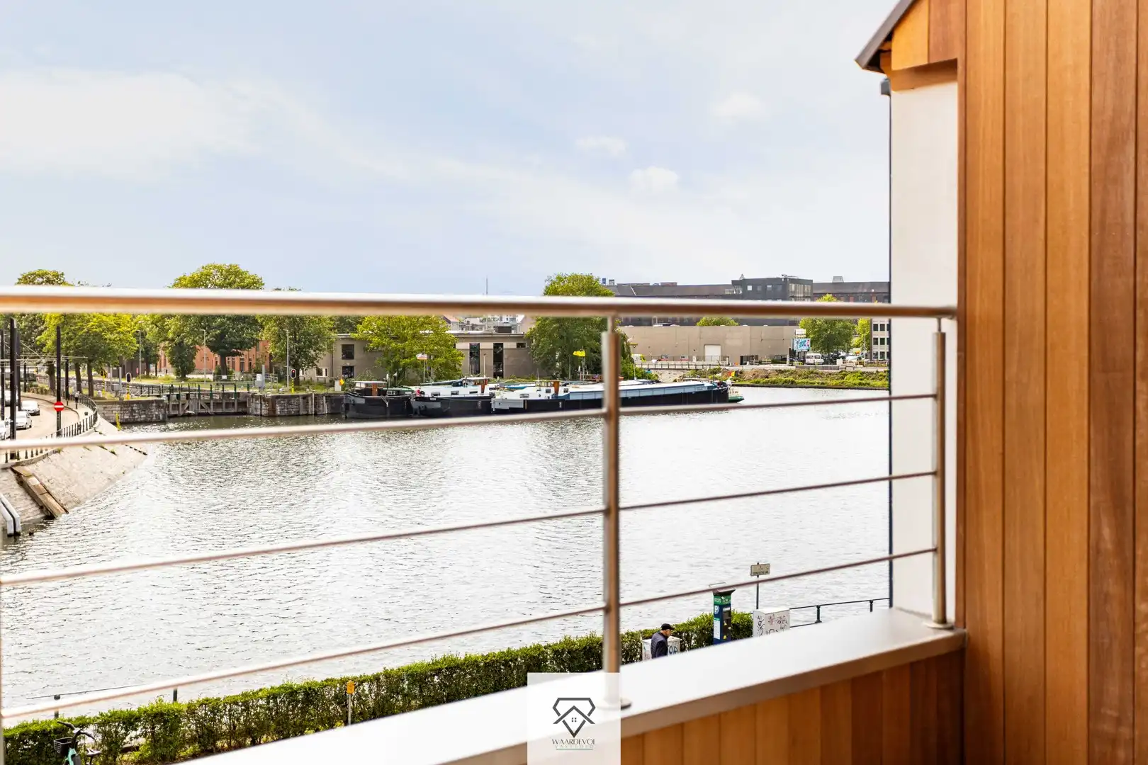 Instapklare woning met uniek waterzicht in de Oude Dokken te Gent foto 20