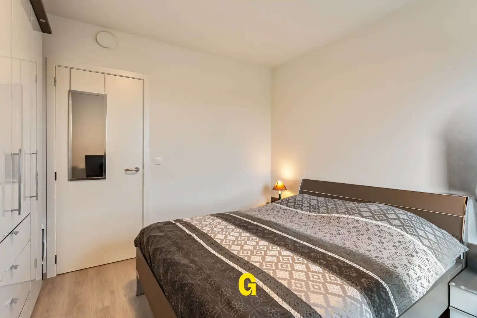 Recent energiezuinig 1-slaapkamer appartement met terras, standplaats en berging, vlak bij het centrum van Tongeren foto 22