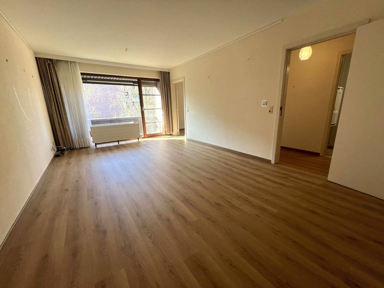 Instapklare, gerenoveerde serviceflat in een rustige en groene omgeving foto 3