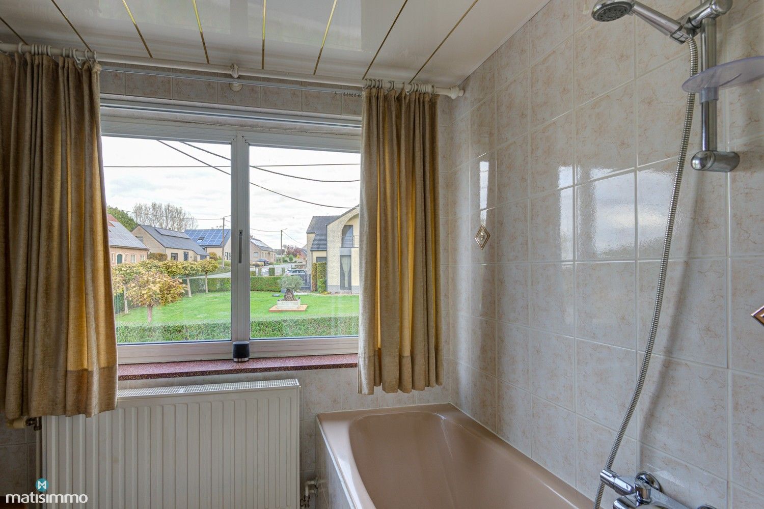 GEZINSWONING MET 3 SLAAPKAMERS, RUIME INPANDIGE GARAGE EN GROTE TUIN TE HOESELT foto 24