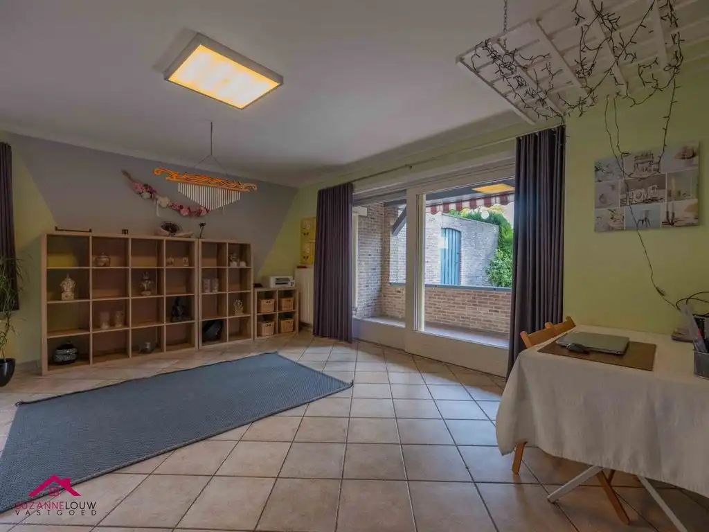Riante vrijstaande woning met praktijkruimte foto 13