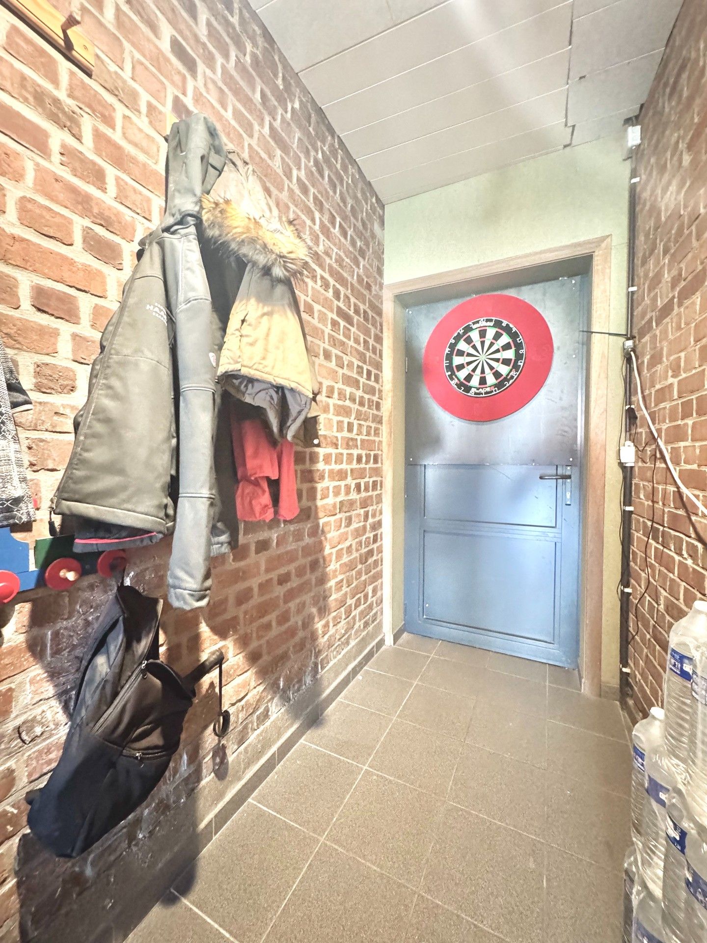 WONING MET 4 KAMERS - TUIN - GROTE CARPORT & UITWEG ACHTERAAN - 433 M² foto 26