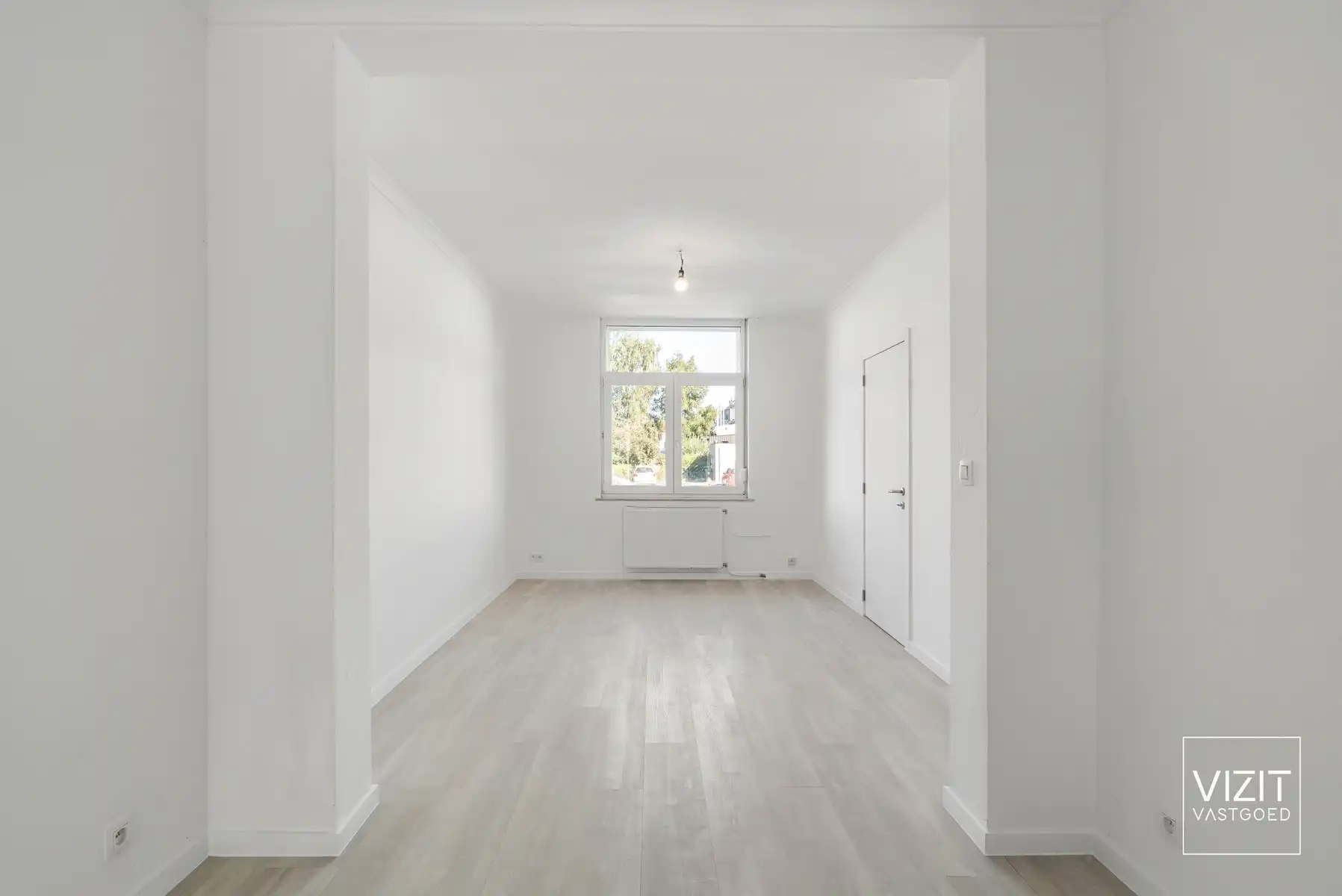Volledig gerenoveerde woning met stadstuin foto 5