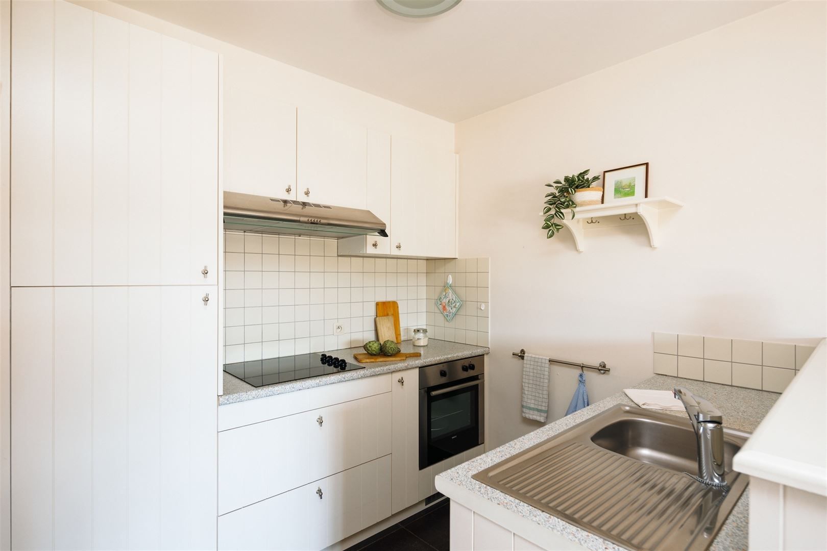 Instapklaar appartement met groot terras en autostaanplaats foto 7