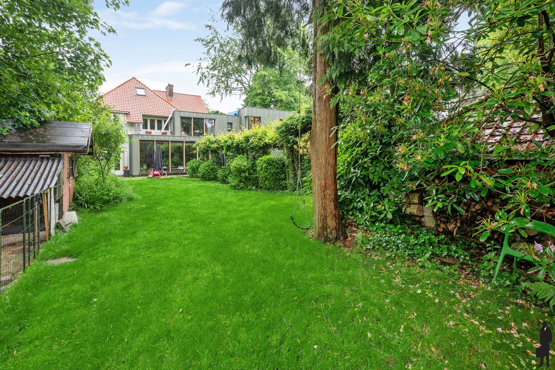 Zeer ruime woning (ca.250m²) met 6 slaapkamers & 2 badkamers foto 12