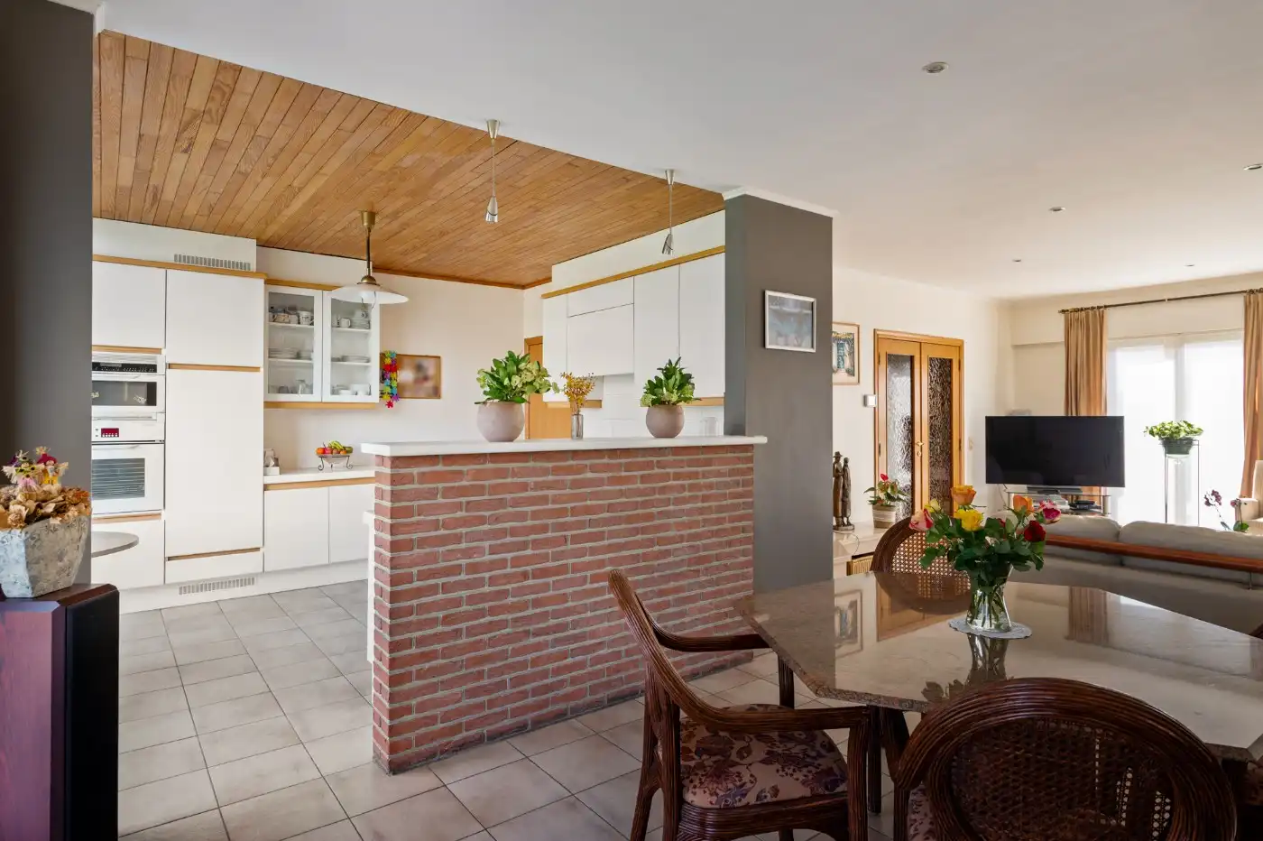 Instapklare, vrijstaande woning met 4 slpk., garage en grote tuin foto 7