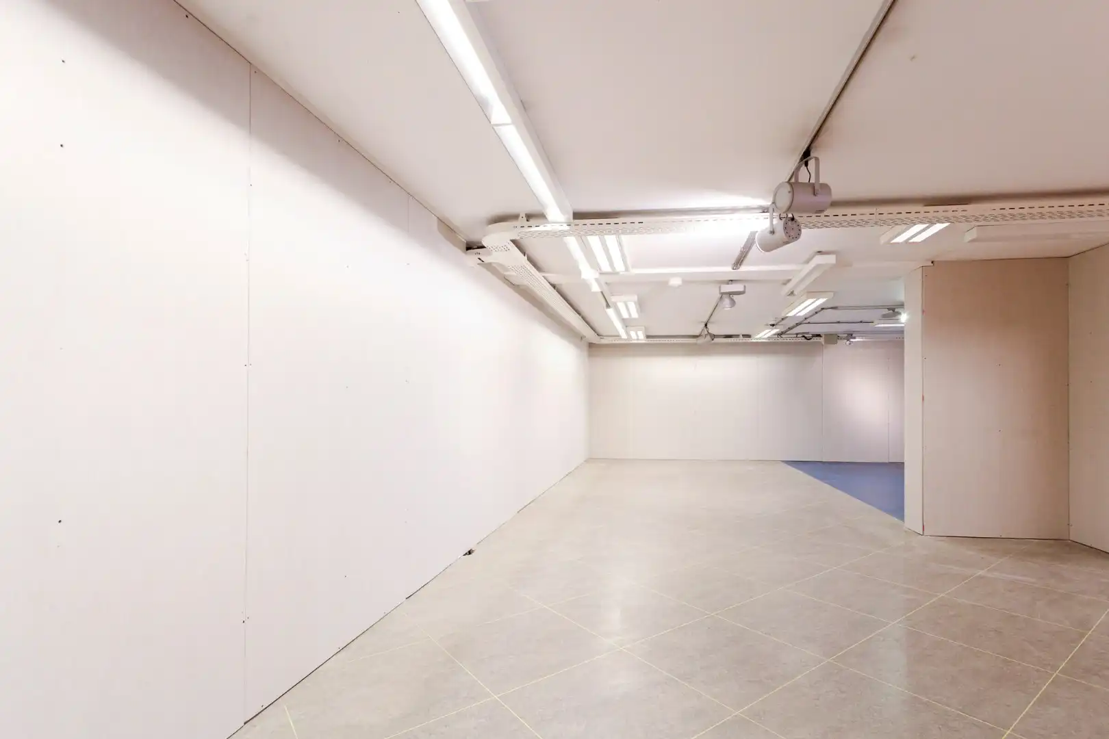 uitstekend gelegen handelspand Lippenslaan 148 foto 6