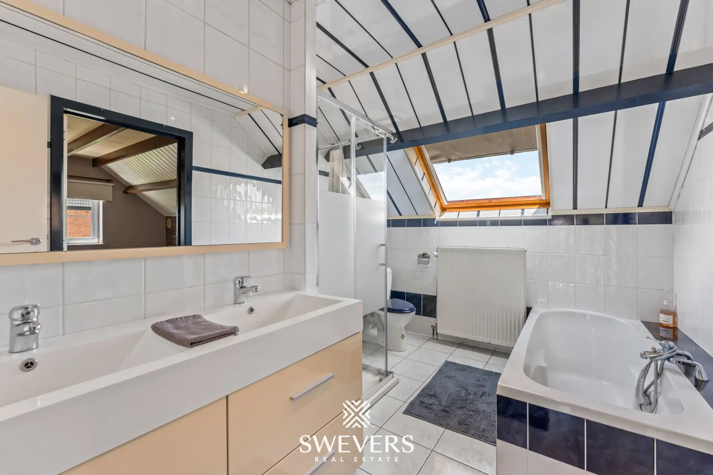 Instapklare woning met veel ruimte, 4 slaapkamers en zonnige tuin foto 25