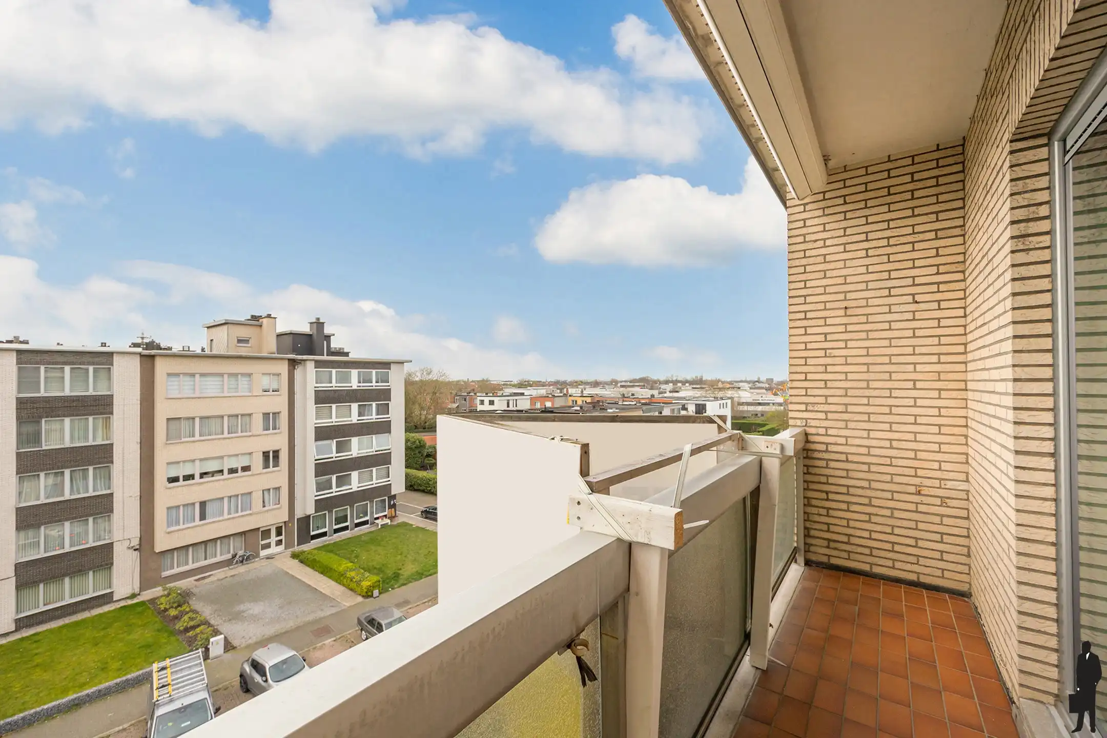 Instapklaar hoekappartement met terras & garage foto 12