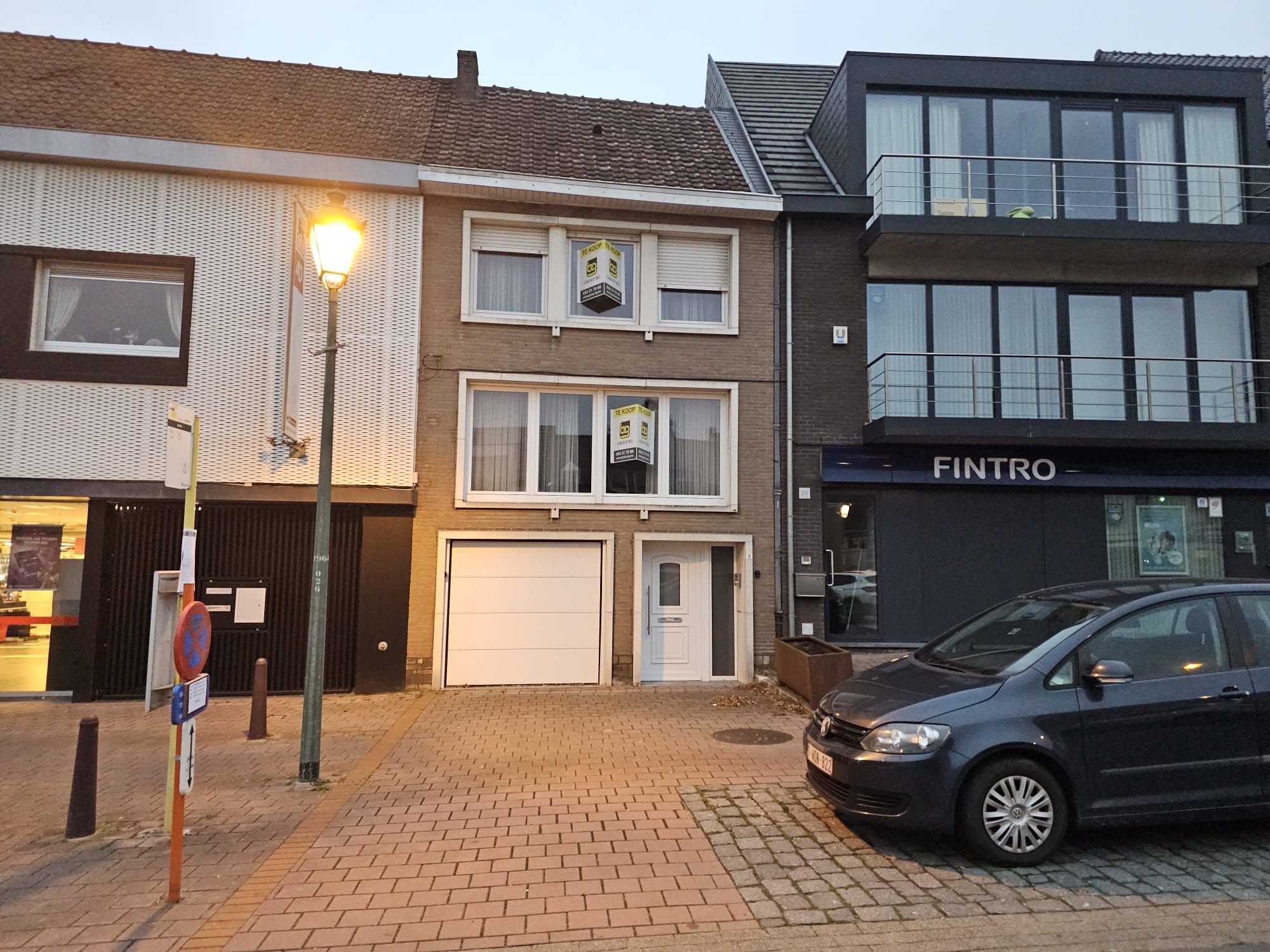 Zeer gunstig gelegen woning met inpandige garage en tuin foto 2