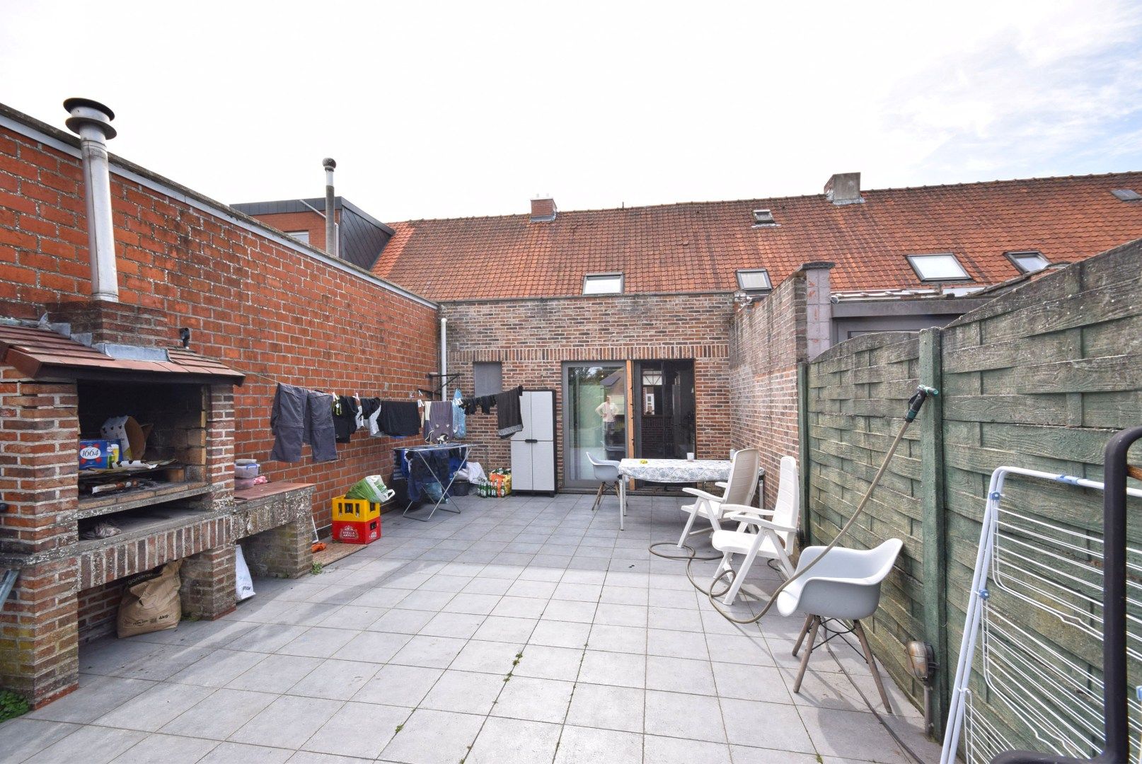 Instapklare rijwoning met ruime tuin en twee slaapkamers te Roeselare foto 7