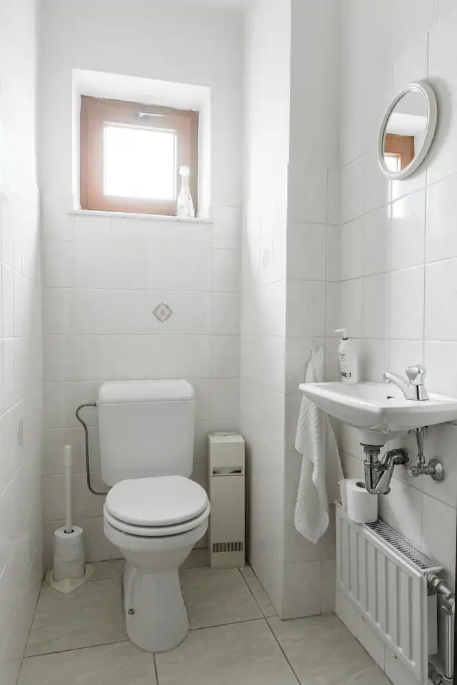 Mooie vrijstaande woning te koop vlakbij het centrum met 4 slaapkamers rustig gelegen op 10a10ca. foto 28