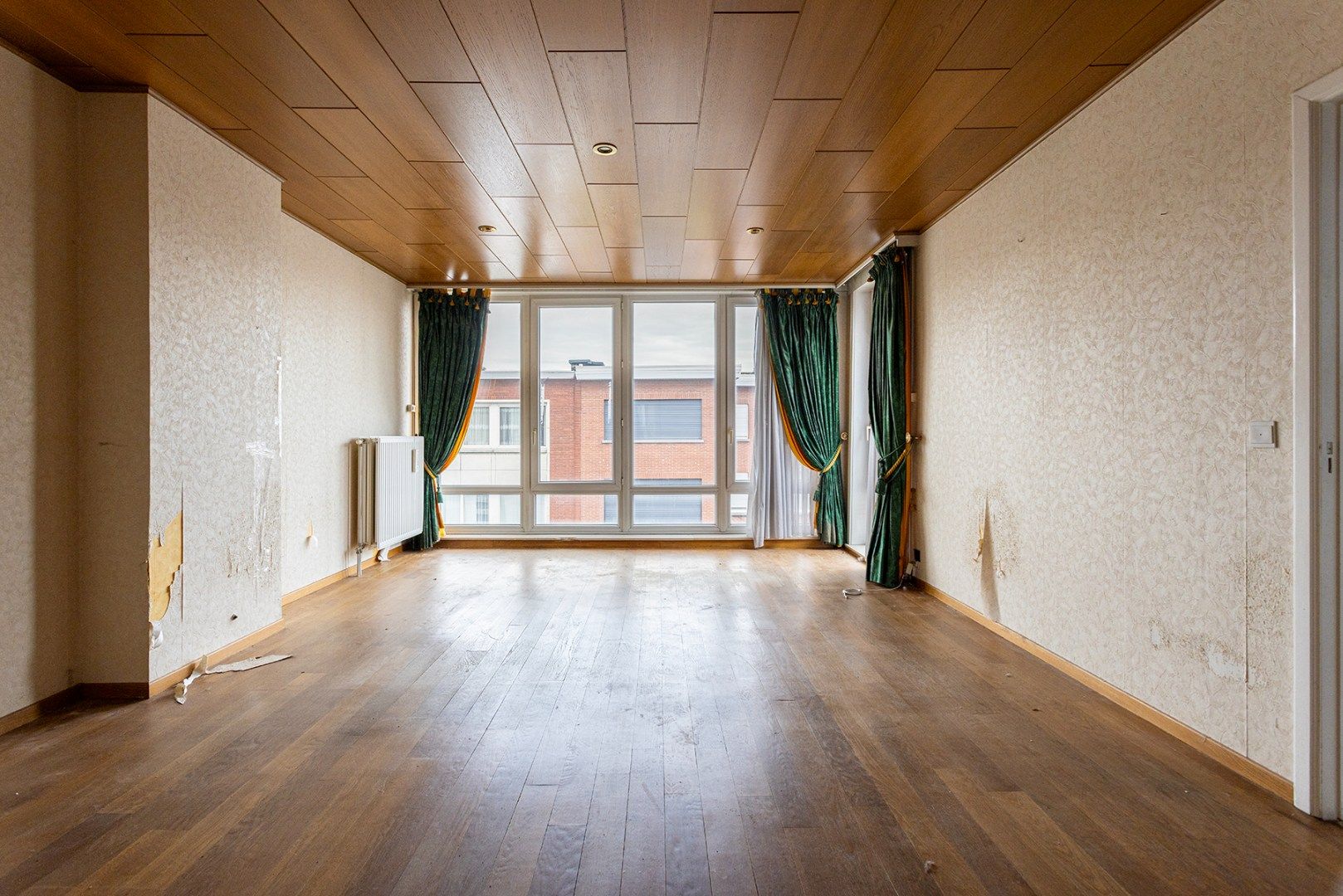 Te renoveren 2 slpk appartement in Tentoonstellingswijk!  foto 2