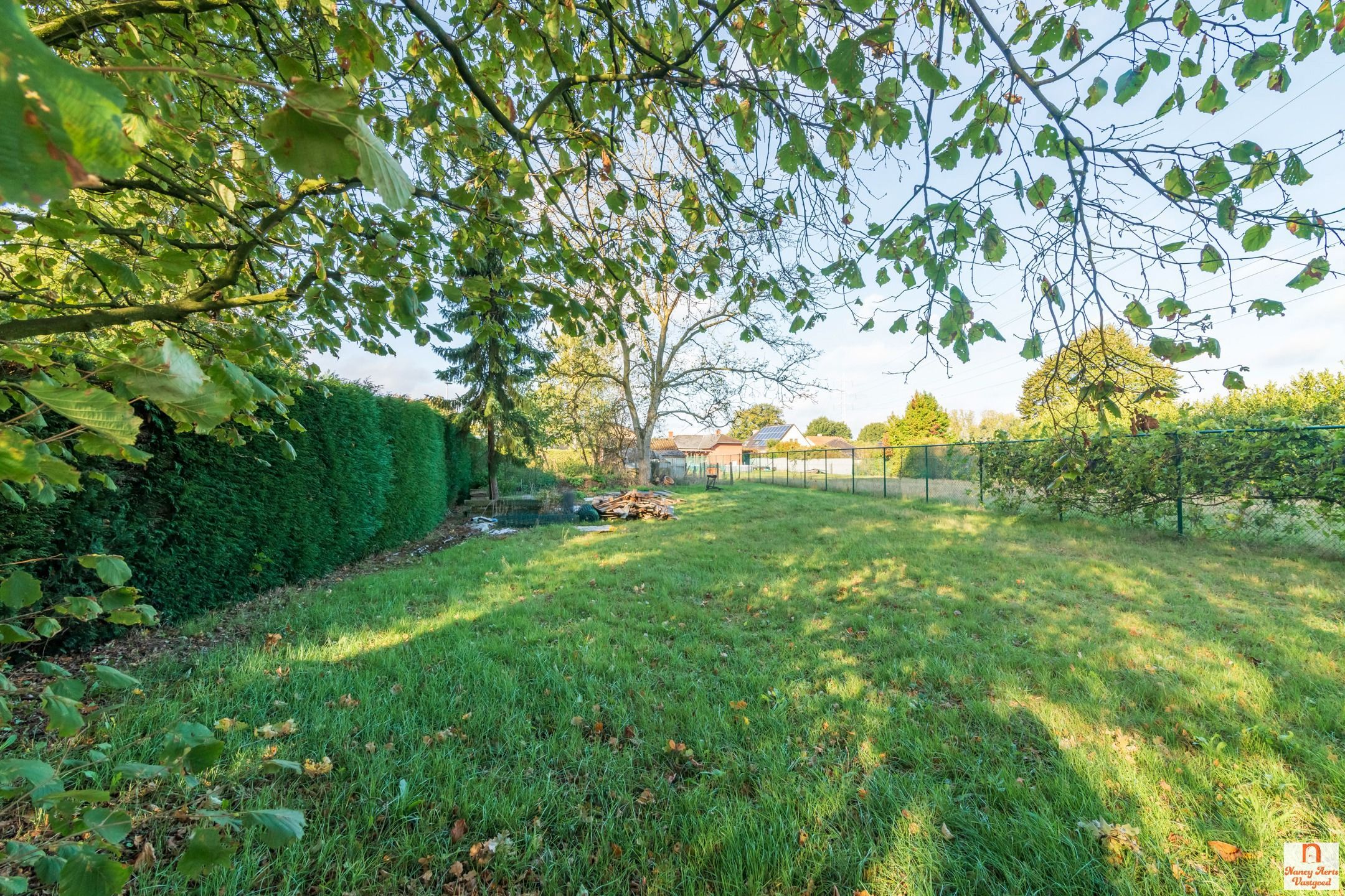 Split-level woning met grote tuin en vrij uitzicht foto 36