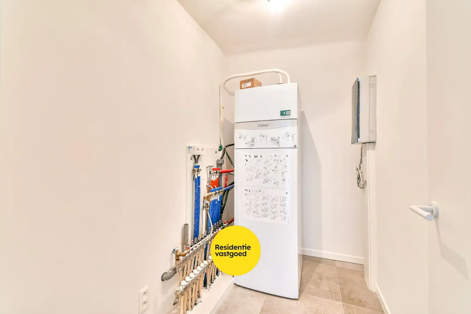 Royaal drie-slaapkamer appartement met ruim terras foto 12