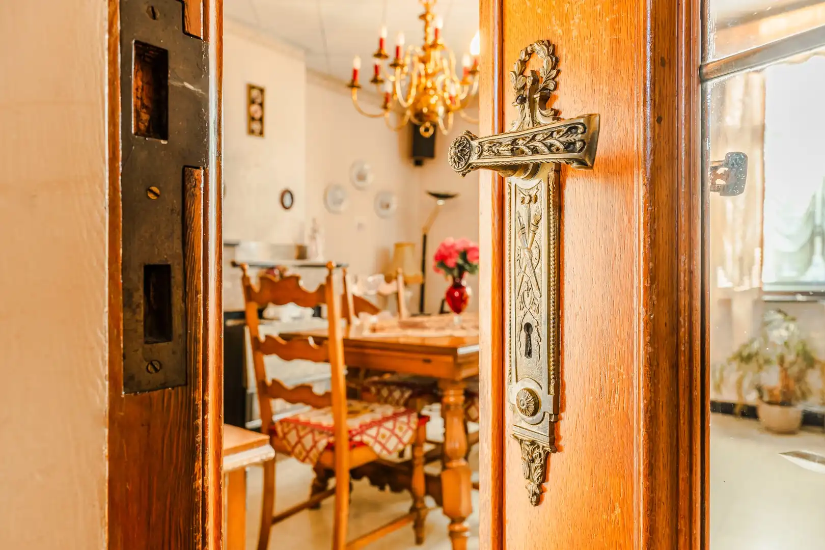 Te renoveren woning met tuin foto 5