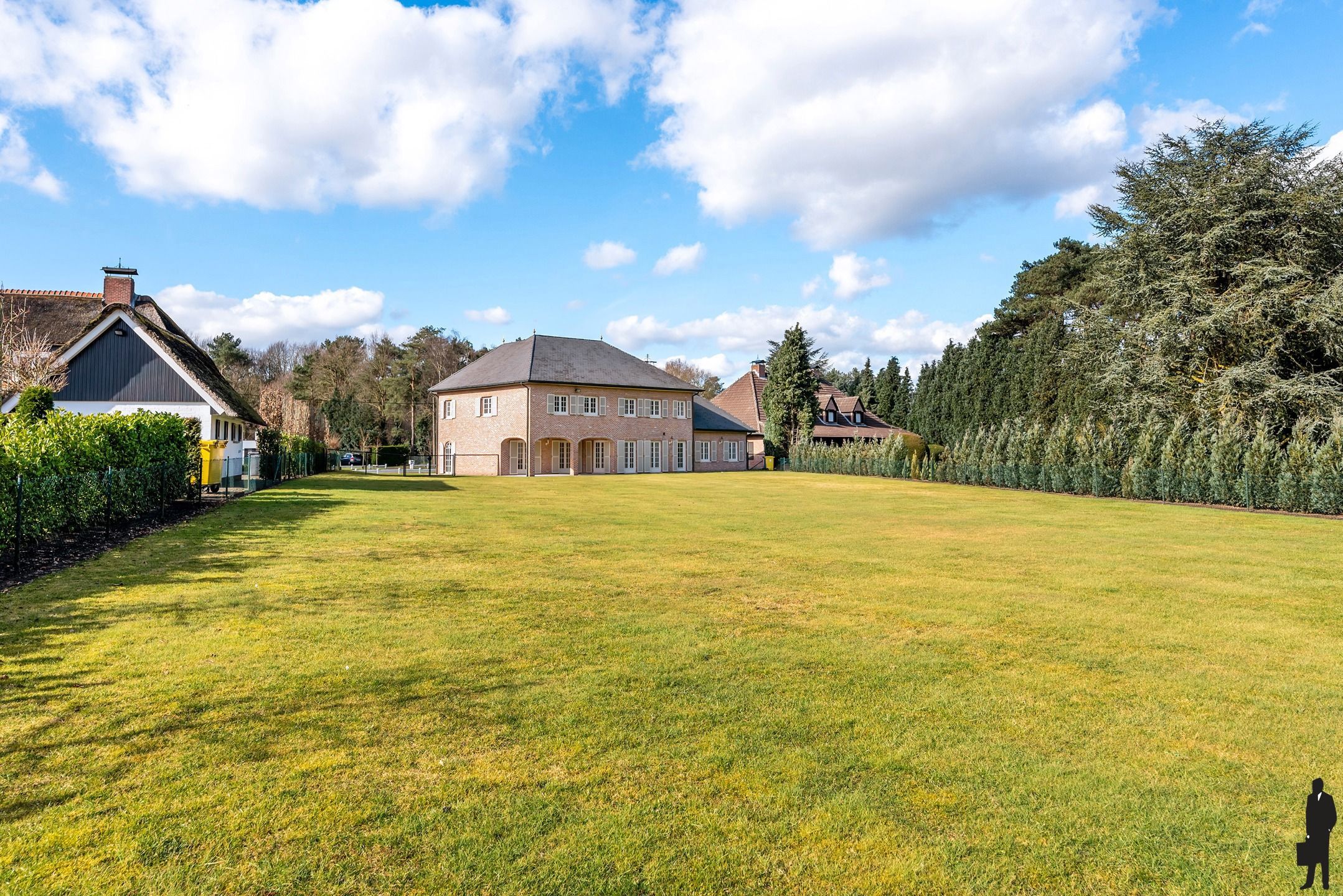 Riante villa met 4 slpk. op perceel van 2.543m²  foto 24