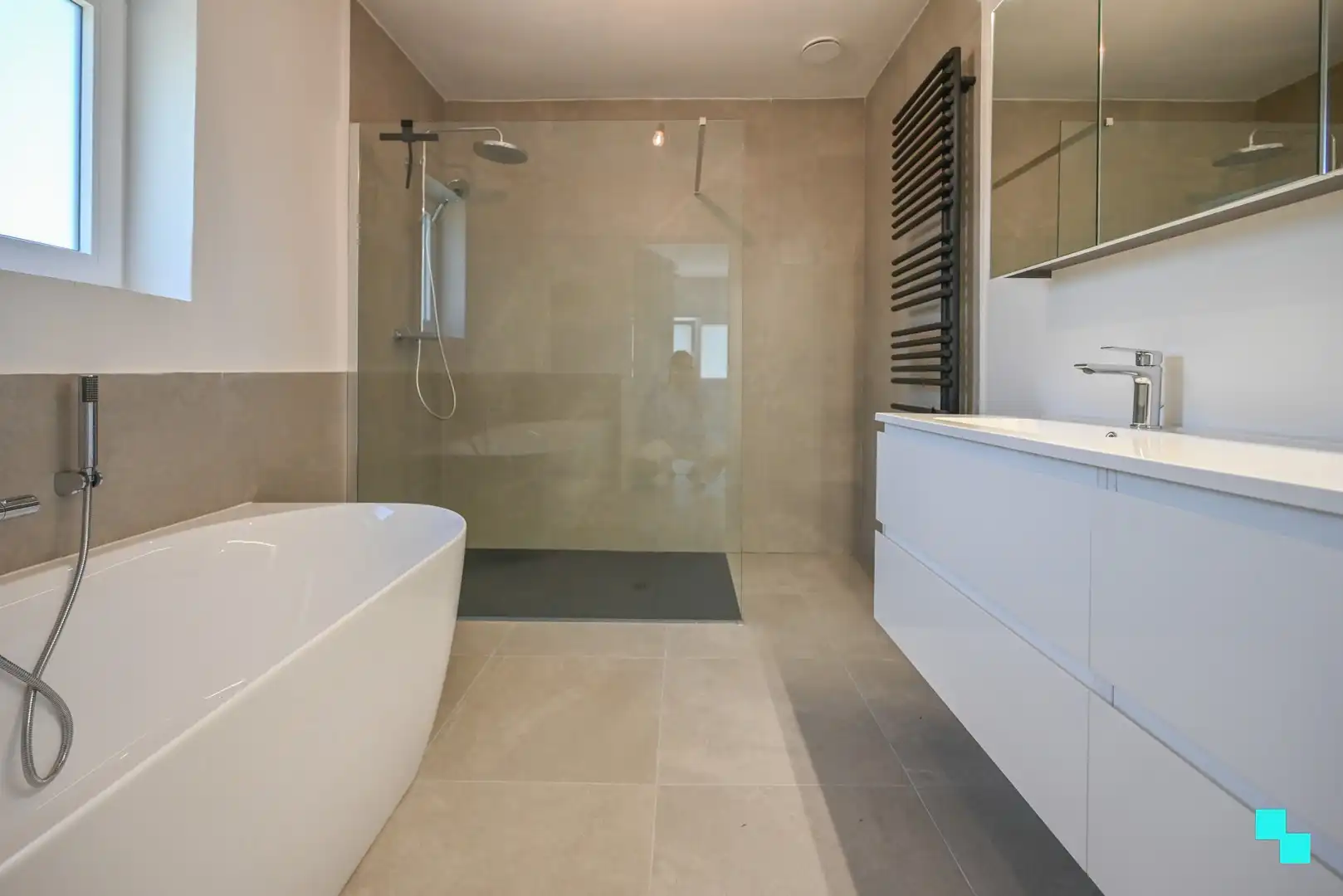 Gerenoveerde vrijstaande woning in een rustige omgeving foto 22