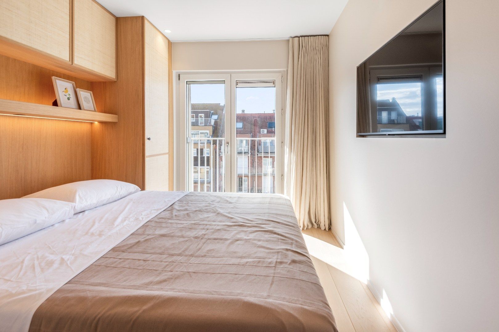 Luxueus vernieuwd appartement in het commercieel centrum op wandelafstand van de Zeedijk.   foto 13