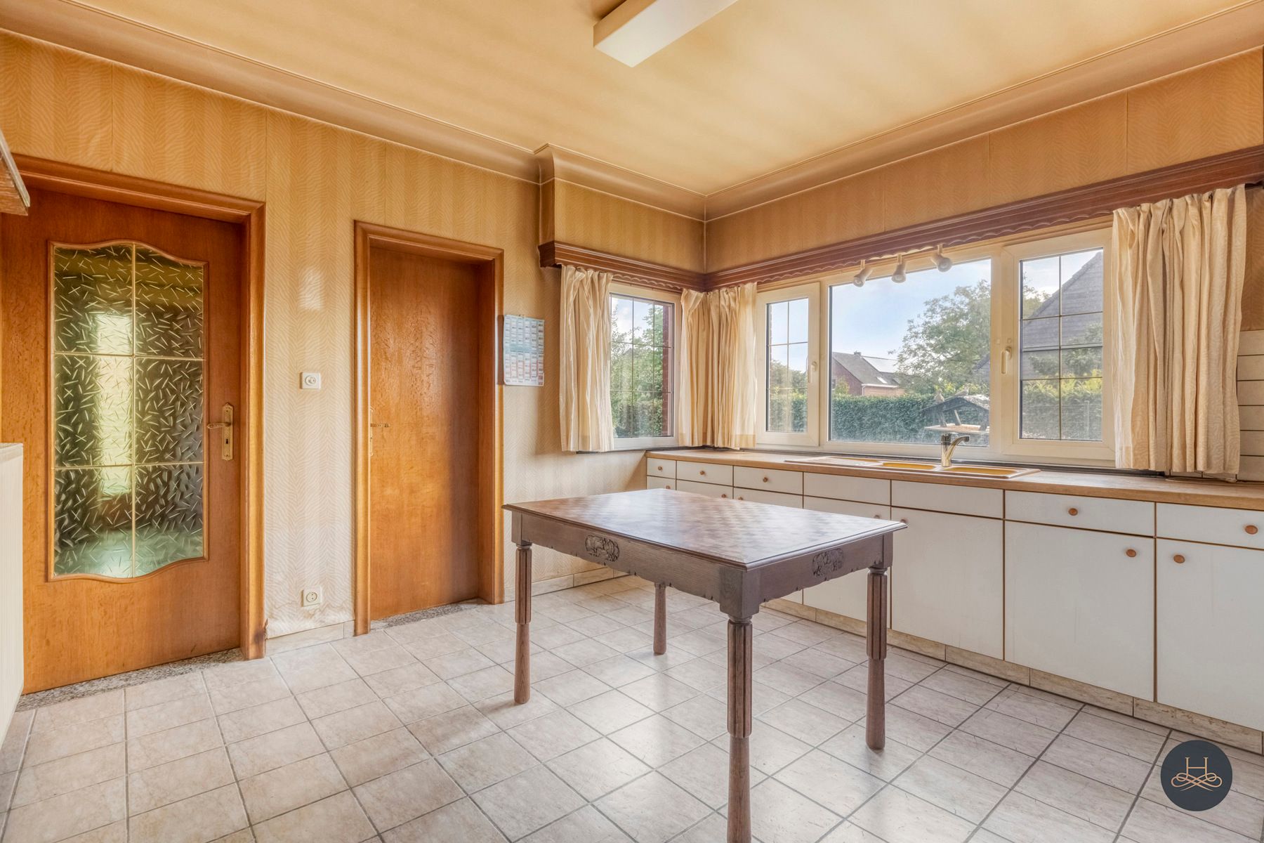 Renovatiewoning met grote garage foto 13