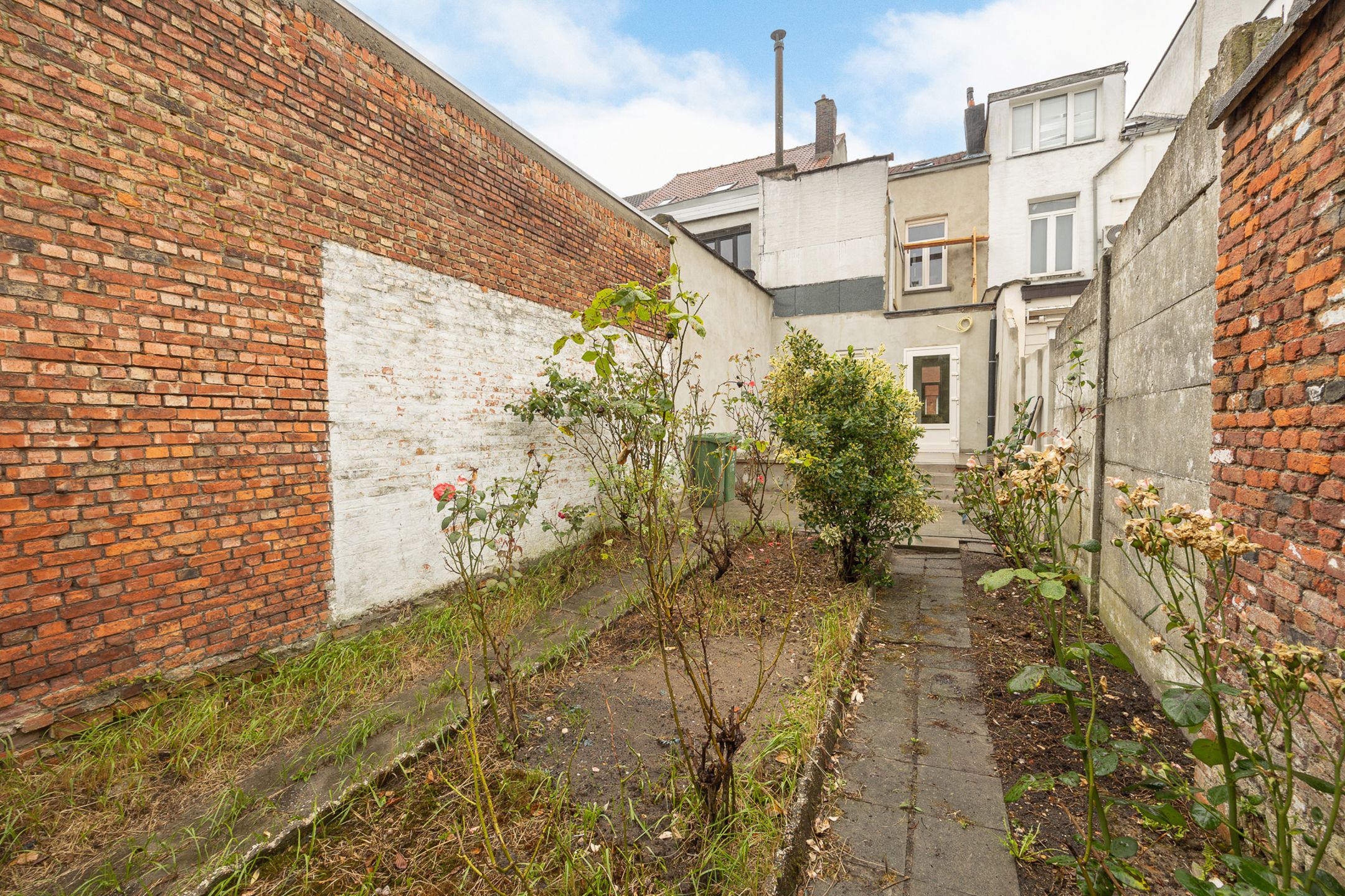 Leuke gerenoveerde woning met heerlijke stadstuin foto 4