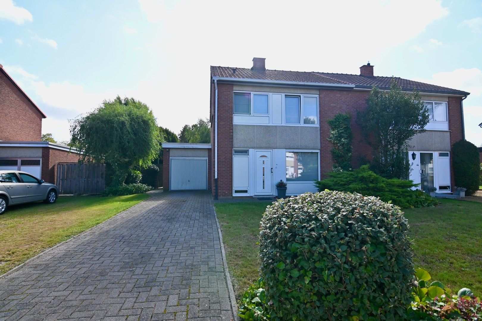 Rustig gelegen ééngezinswoning met rustieke tuin op een perceel van 7a22ca vlakbij stadscentrum foto 24