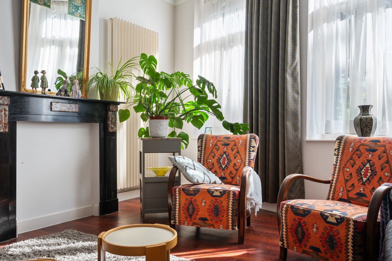 Centraal gelegen energiezuinige gezinswoning met 3 kamers op unieke ligging in het hart van Ieper foto 3