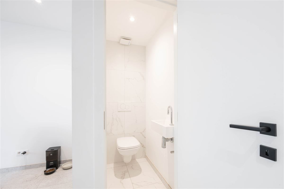 Gerenoveerd appartement op een toplocatie in Kortrijk foto 10