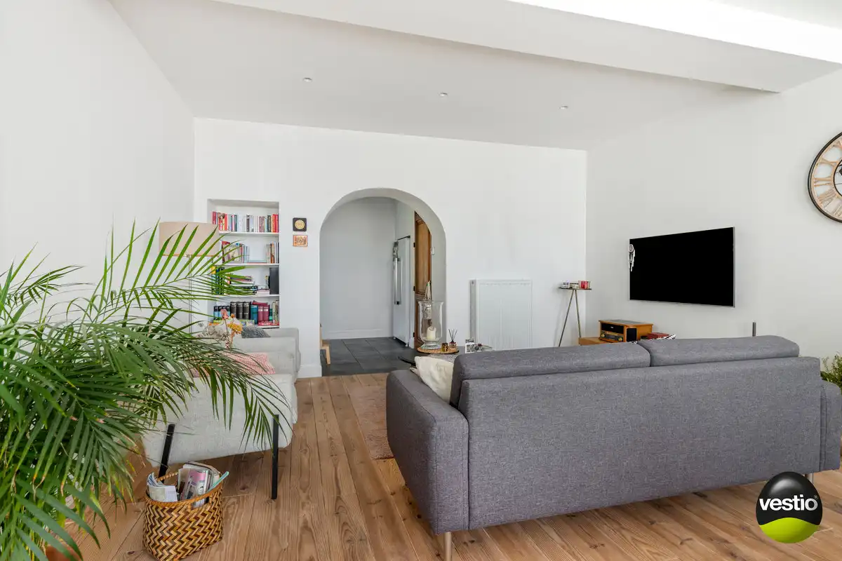 OPBRENGSTEIGENDOM VAN BUREEL, WONING, MAGAZIJN EN 2 APPARTEMENTEN TONGEREN LANGS N79. foto 6