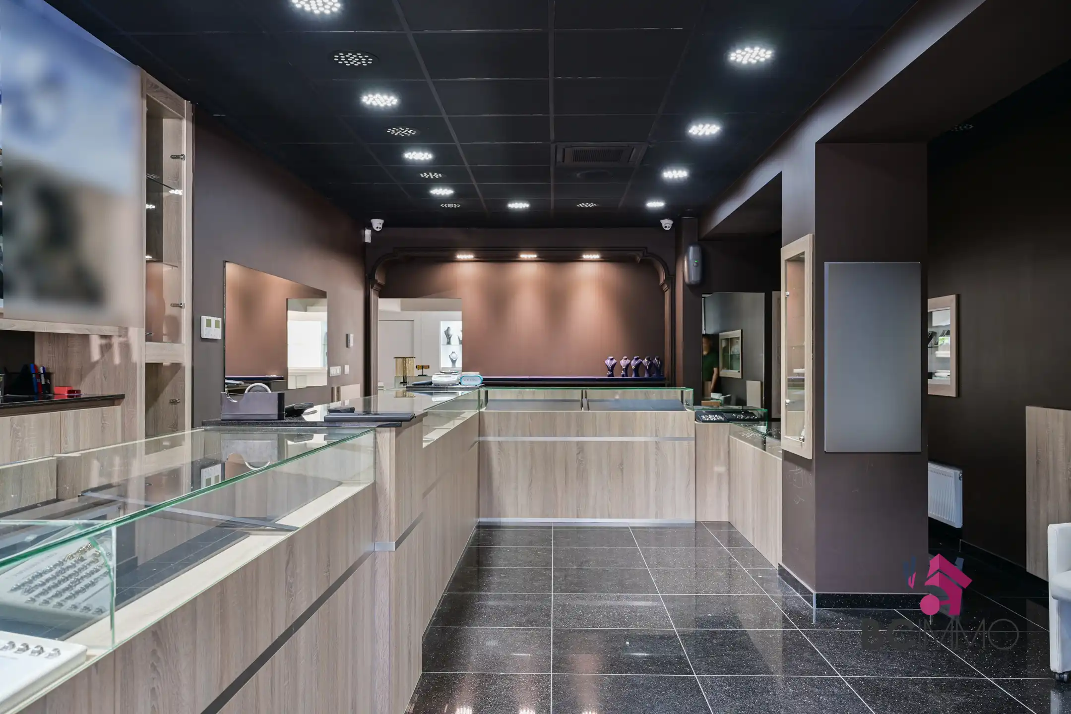Ruime handelszaak op commerciële toplocatie in Genk foto 2