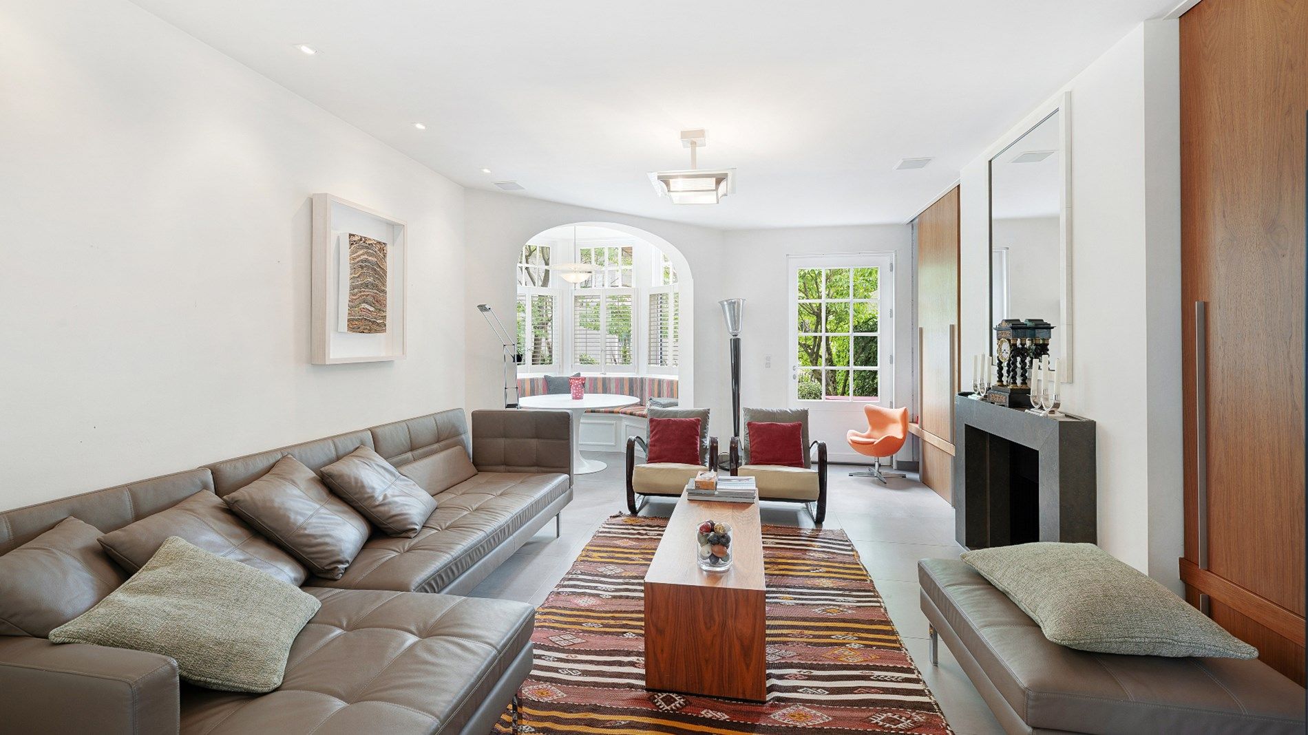 Charmante koppelvilla gelegen op 250 meter van het strand en vlakbij de Kustlaan en het Albertplein te Knokke-Zoute. foto 5