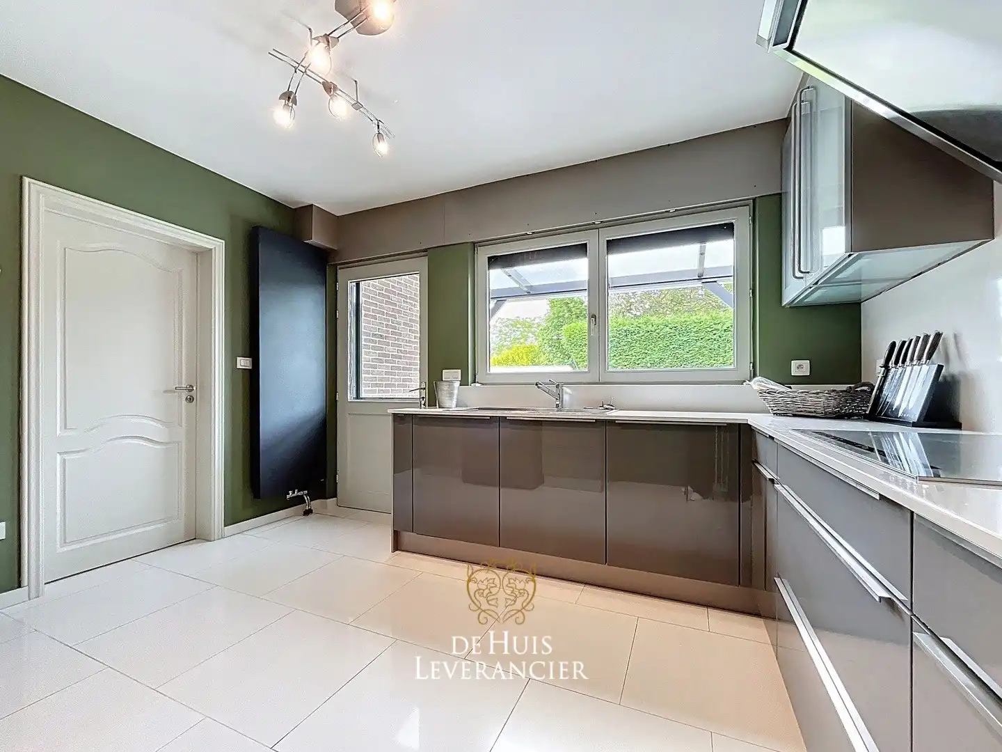 Instapklare vrijstaande woning op top-locatie ! foto 12