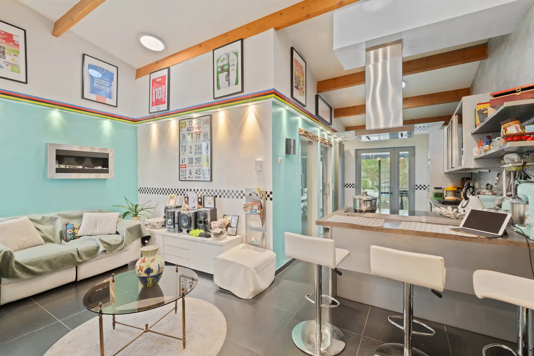 TE KOOP- instapklare woning met 3 slaapkamers en 2 badkamers foto 4