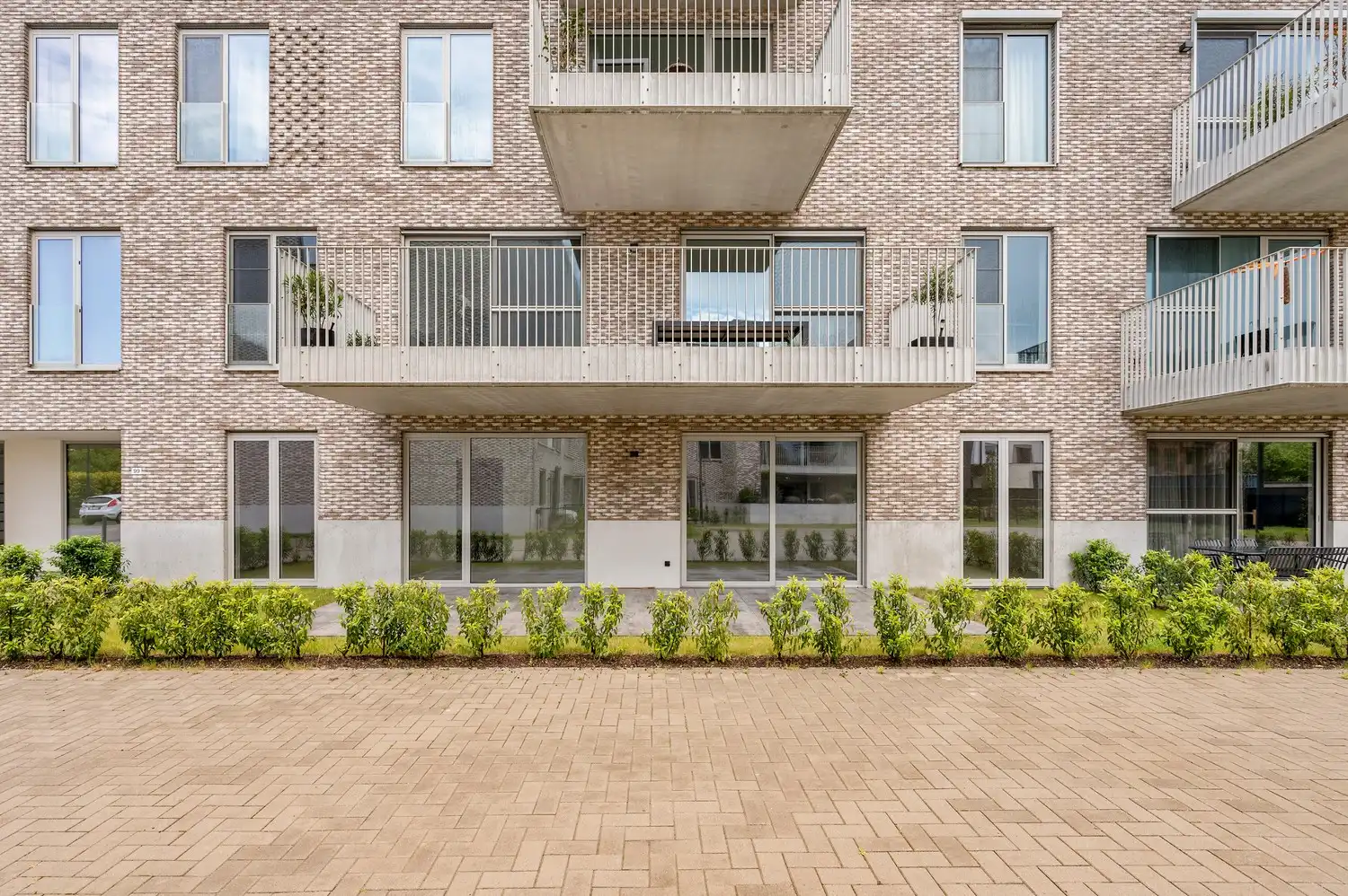 PRACHTIG 3 SLAAPKAMER APPARTEMENT MET ONDERGRONDSE AUTO-STAANPLAATS EN AANPALENDE BERGING foto 22