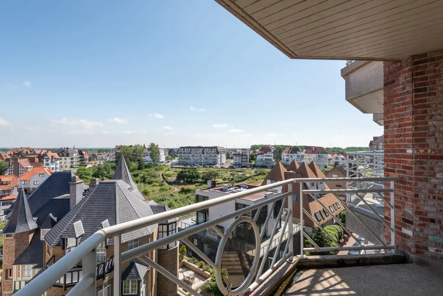 Ruim duplexappartement met zonnig terras en prachtig open uitzicht in Duinbergen foto 13