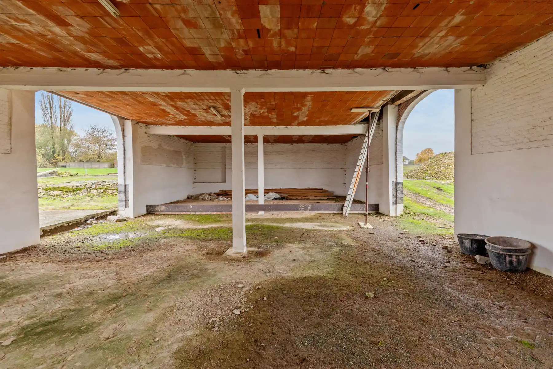 Unieke vierkantshoeve met eindeloze mogelijkheden foto 7