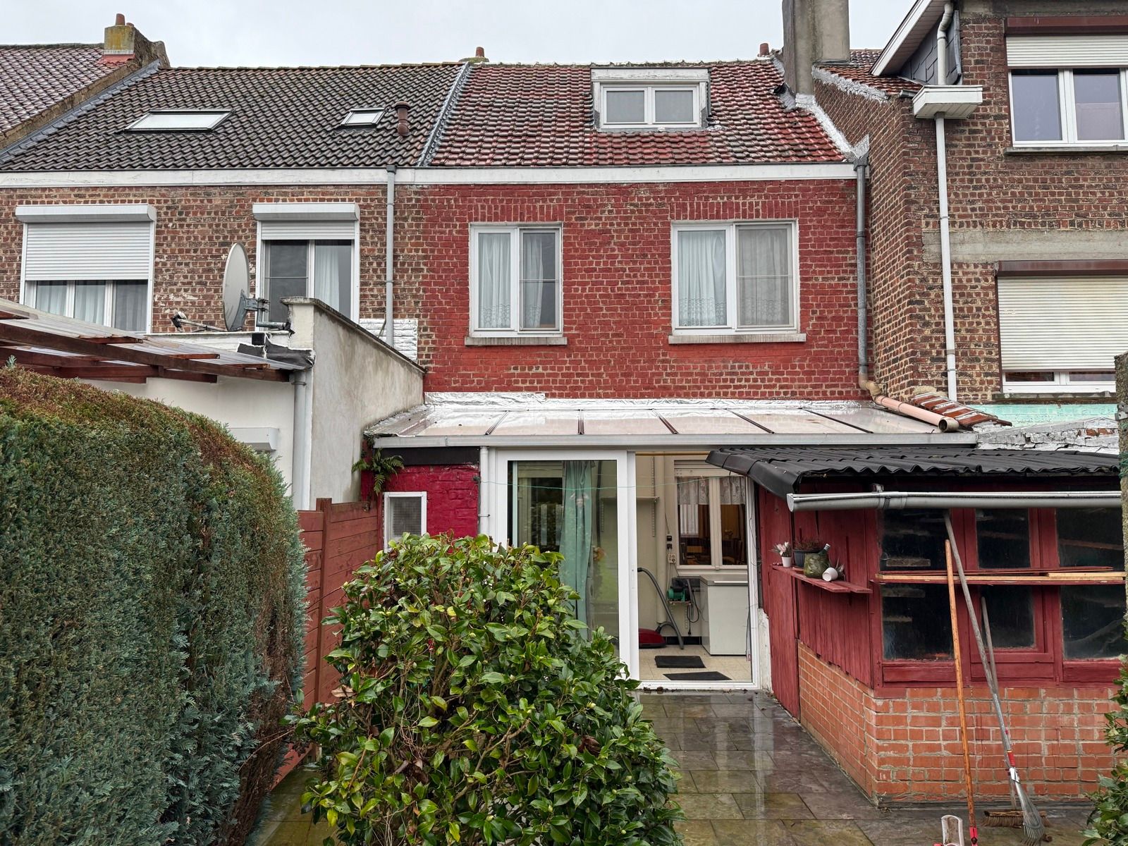 Stevig gebouwde woning met 3 slaapkamers en tuin foto 14