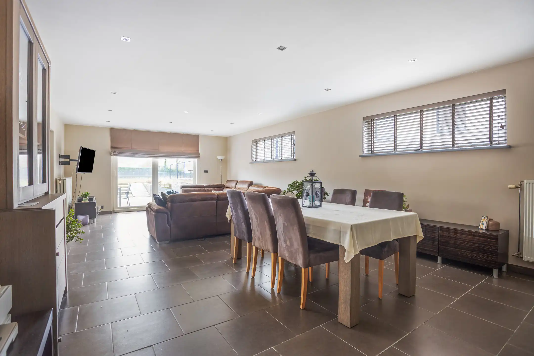 Ruime, energiezuinige woning met 6 slaapkamers & 2 badkamers foto 3